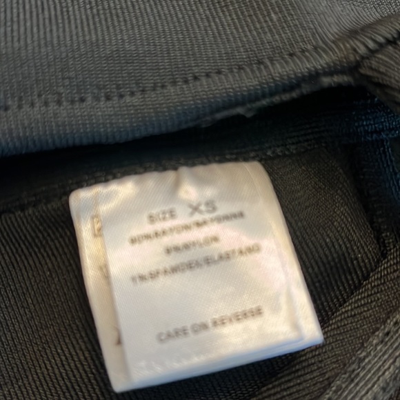 Super sexy sleeveless crop top. - Picture 4 of 6